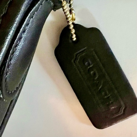 Vintage Coach Black Leather Crossbody Bag - Picture 9 of 10